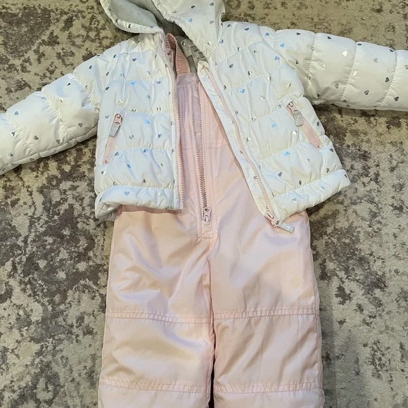 Carter girls snowsuit - Picture 3 of 5